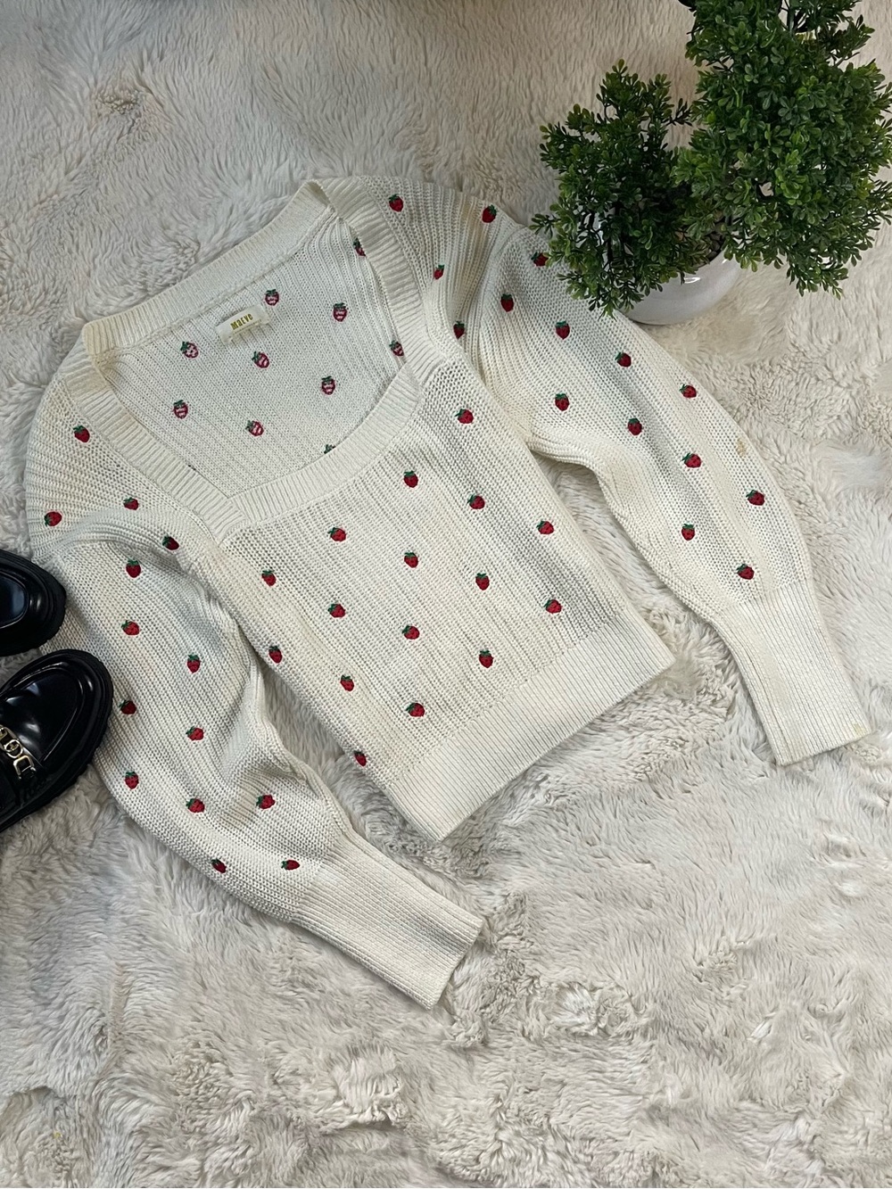 Maeve Anthropologie Embroidered Strawberry Square Neck Knit Sweater Cream Size S